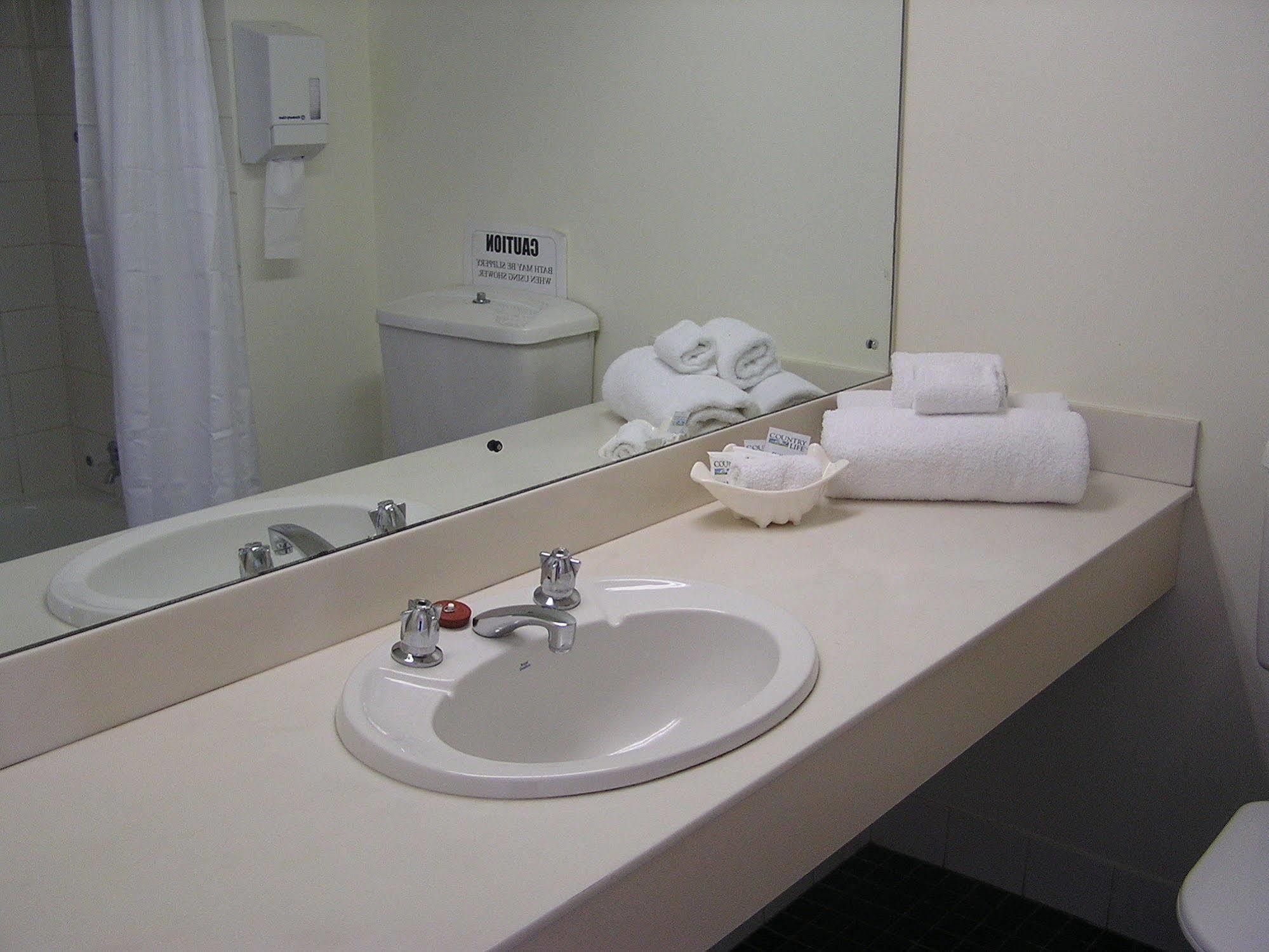 אדלייד Econo Lodge Dockside Glenelg מראה חיצוני תמונה